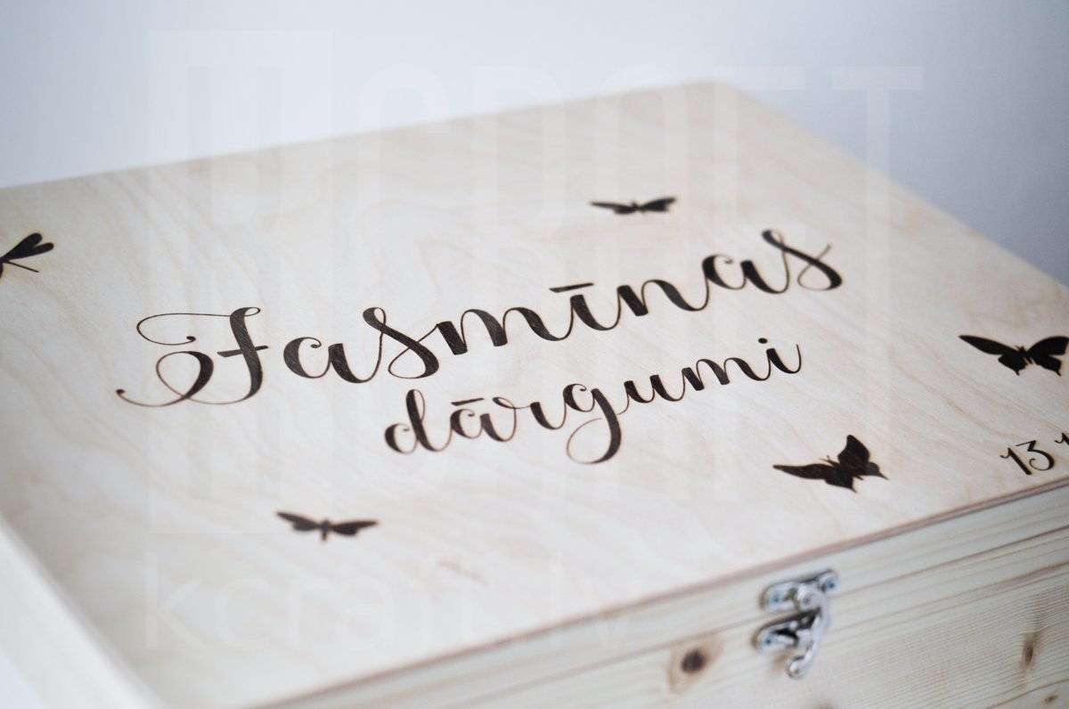 Lāde - gravējums "Mazi taureņi"